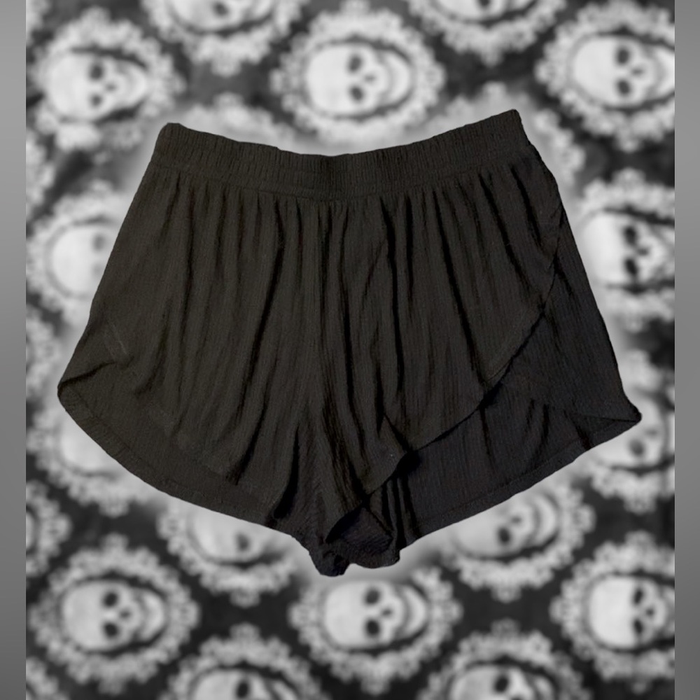 SMALL active stretchy, comfy, movable black flowy off brand lululemon shorts!